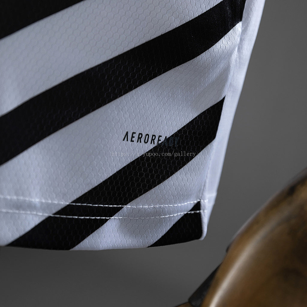 M-U 20/21 Third Away Retro Jersey - imagem 3