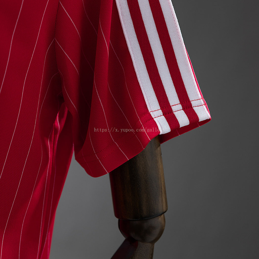 M-U 25/26 Cultural Shirt - Red Jersey - imagem 4