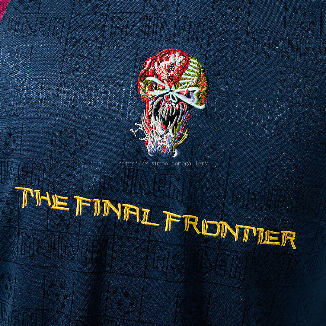 Iron Maiden x West Ham United 2010 Home Retro Jersey - imagem 6