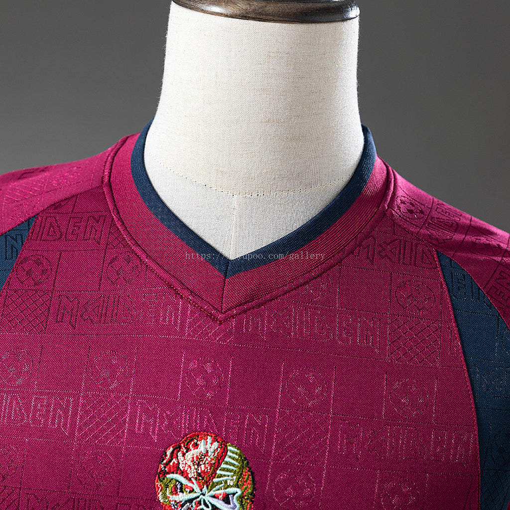 Iron Maiden x West Ham United 2010 Away Retro Jersey - imagem 7